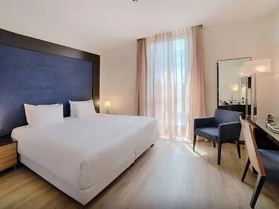 Hotel Nh 4*