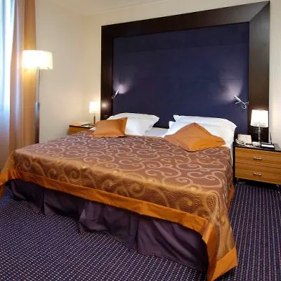 Nh Hotell 4*