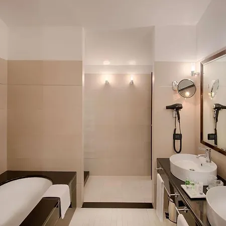 Nh Hotel 4*