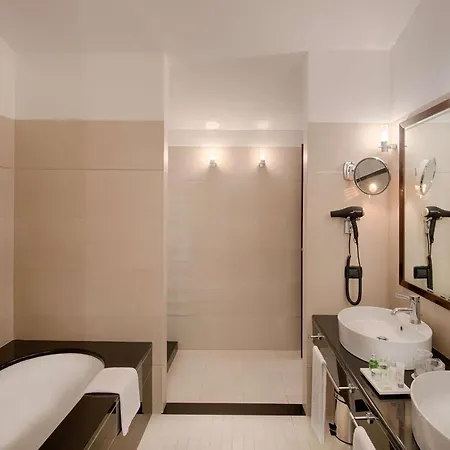 Nh Hotel 4*
